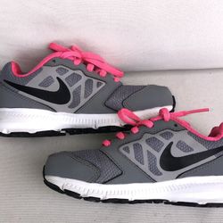 Girls Nikes 