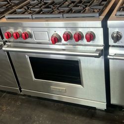 WOLF 36”WIDE DUAL FUEL RANGE STOVE WITH 6BURNERS 