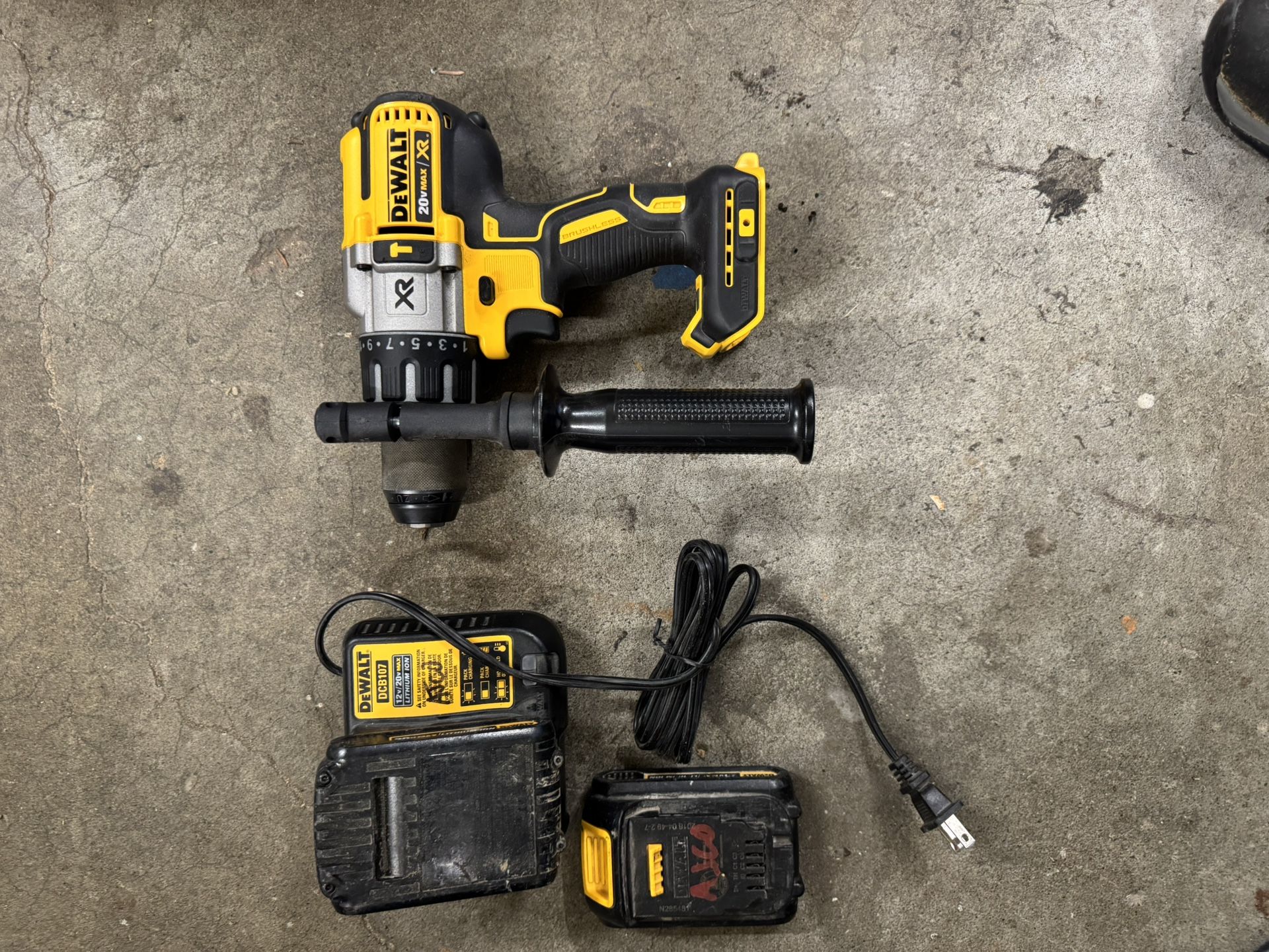 Dewalt 20v Corldless Drill With Hammer Function