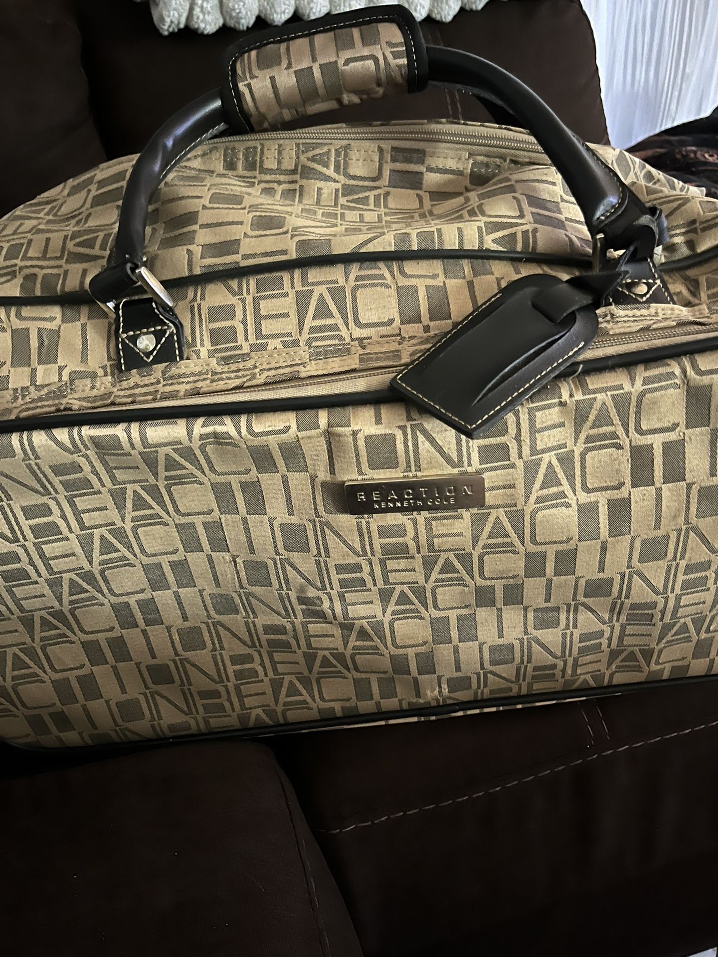 Kenneth Cole Roller Luggage