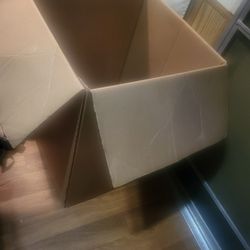 Box 18 ×18  Full Witl Clothes  Mens And Women Some Shoes And  dishes