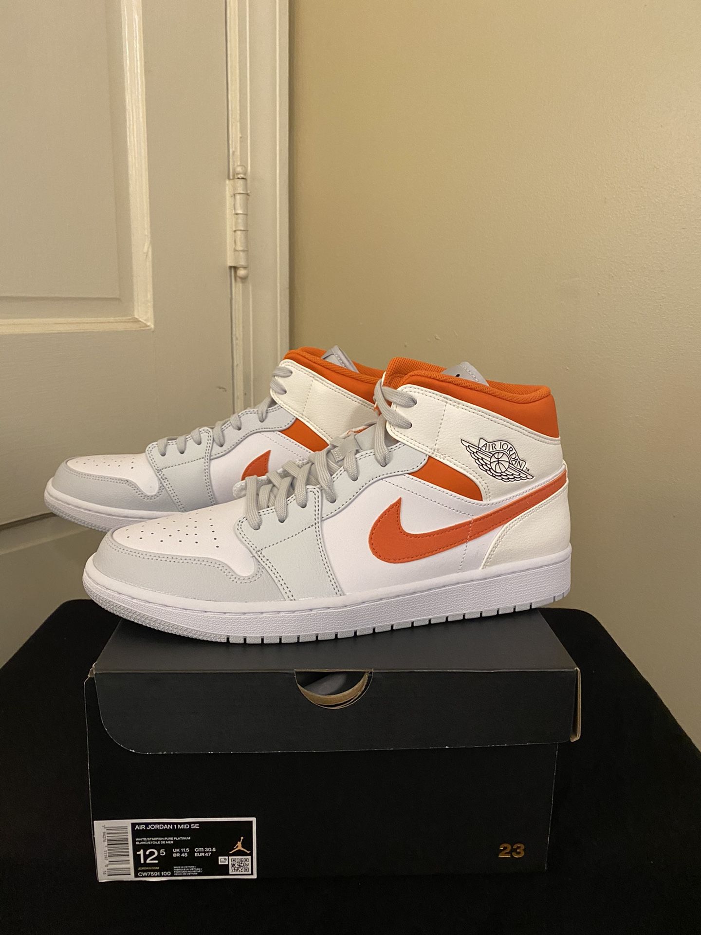 Jordan 1 mid starfish new size 12,12.5