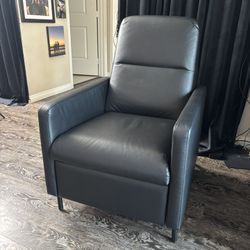 IKEA GISTAD Recliner – Black Leather Look – Excellent Condition 