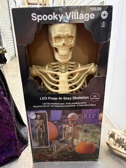 NEW Spooky Village LED 5’ Posable Skeleton