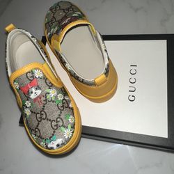 GIRLS GUCCI SLIP ON LOAFERS
