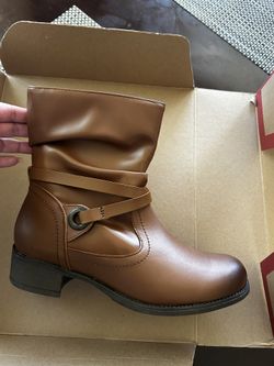 Andrea Women Boots