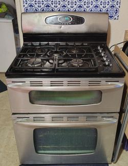 🔥 Maytag Double-Oven Gas Range — $150 OBO