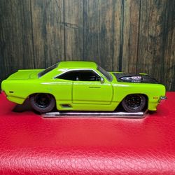 JADA '69 PLYMOUTH ROAD RUNNER MUSCLE CAR RUBBER TIRE LIMITED EDITION