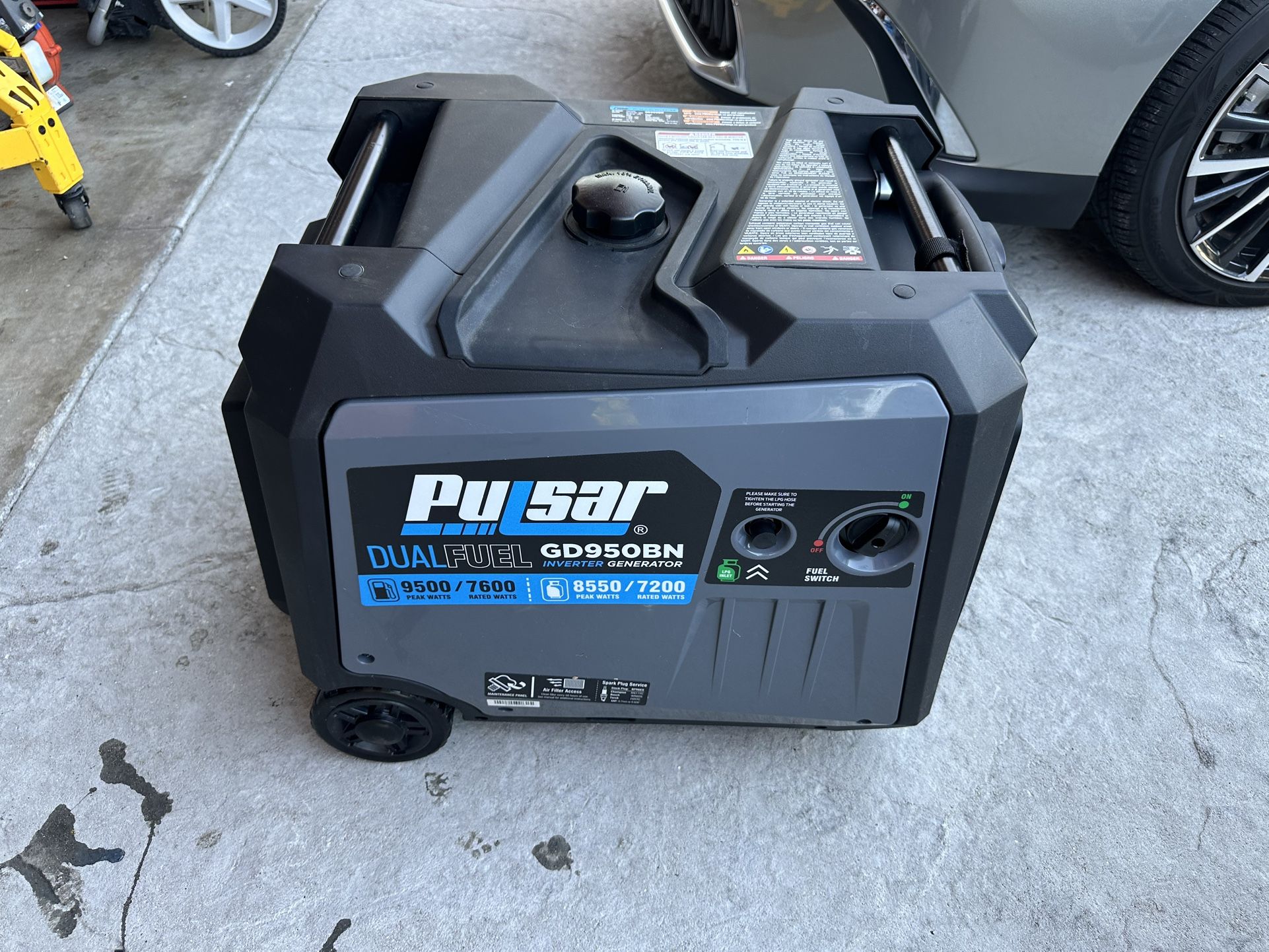 New pulsar dual fuel 9500w inverter, 30amp, 50amp and 110. Electric start & key fob. Pick up only.