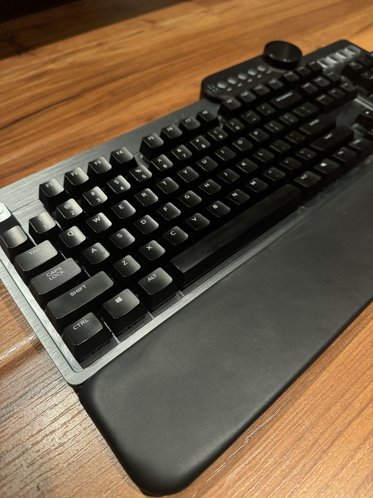 Mountain Everest Max Keyboard