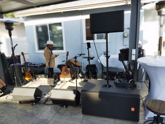Grupo Norteño Accordion Bajo Y Bajo Quinto $300