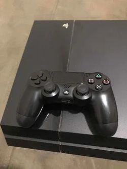 Sony PlayStation 4 Console with Controller