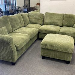 New Sage Sectional Sofa Couch! Includes Free Delivery 🚚! 