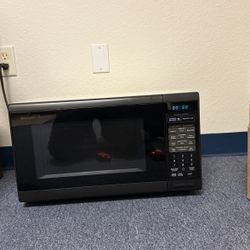 Sharp Carousel Microwave. 