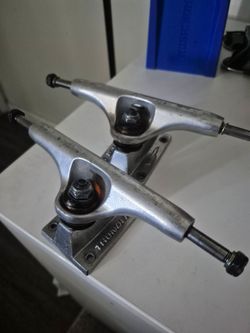 Thunder skateboard trucks raw