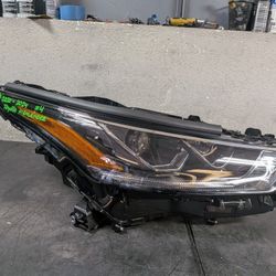 2020-2021-2022-2023-2024 TOYOTA HIGHLANDER #4 RIGHT SIDE HEADLIGHT OEM #9525