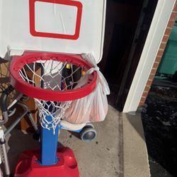 Basketball Hoop With Two Balls 
