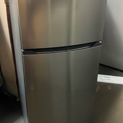 FRIGIDAIRE 14 CF TOP FREEZER REFRIGERATOR 