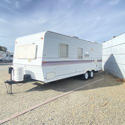 2004 travel trailer 24 foot super clean inside and out one owner