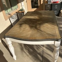 Elegant 6-Piece Dining Set – Solid Wood Table + 6 Chairs (Great Condition!)