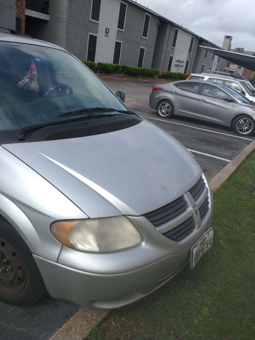 2005 Dodge Caravan
