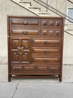 Vintage Drexel gentleman’s chest