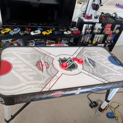 Air Hockey Table