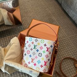 Women's handbags, women's shoulder bags, women's backpacks