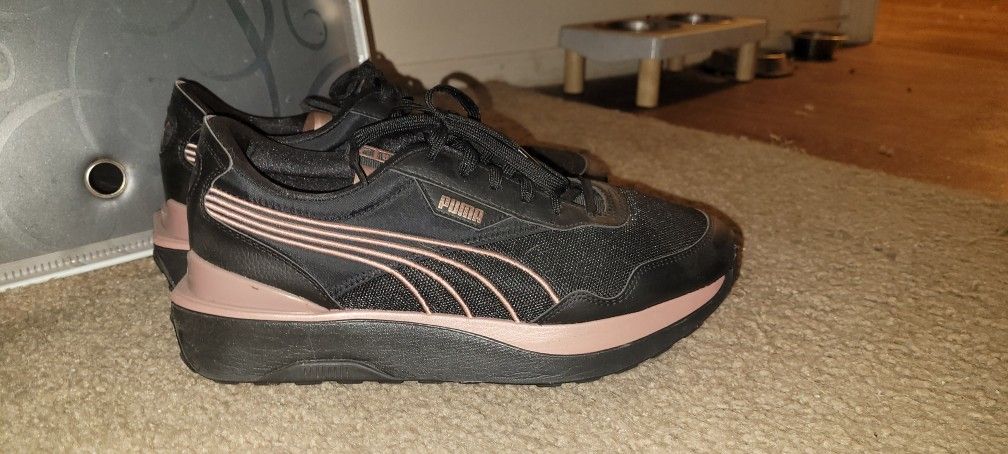 Puma Black and Rose Gold Womens Athletic Shoes- Size 11