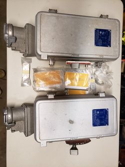 2 Cooper Crouse Hinds WSR6352 Switch