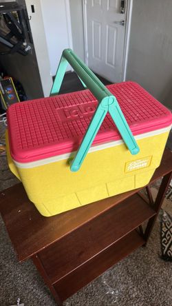 Igloo Picnic Cooler Yellow and Pink