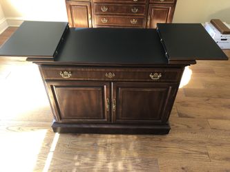 Mahogany buffet serving table on wheels