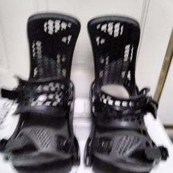 Almost New Burton Genesis Bindings

