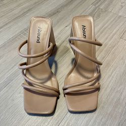 Sandal/Heel- Abound