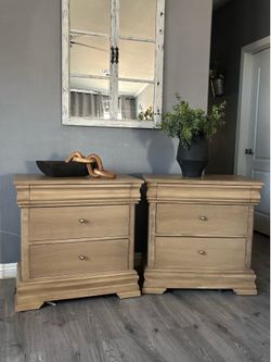 Broyhill overside nightstands set