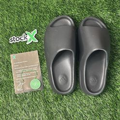 BLACK ONYX YEEZY SLIDES