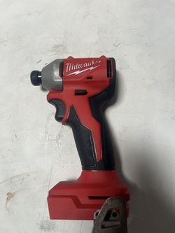 Milwaukee Impact Drill 18v