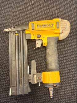 DEWALT NAILER