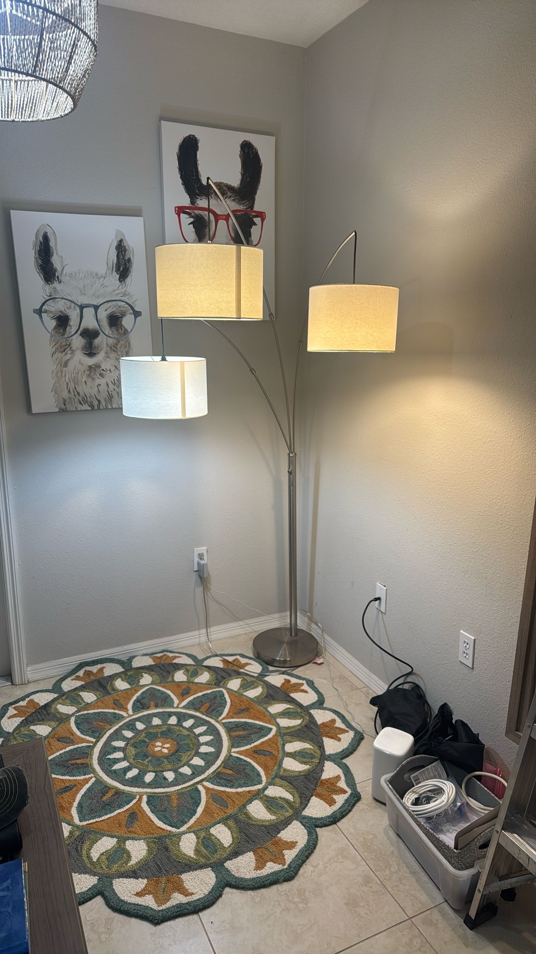 Trendy White Floor Lamp