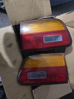 OEM 1998–2000 Toyota Sienna Rear Tail Lights + Third Brake Light