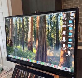 HP EliteDisplay E273q is a 27-inch Monitor
