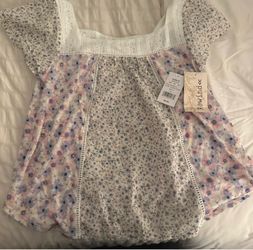 Kohls floral laced blouse
