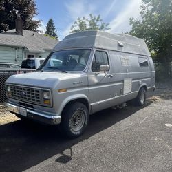 1986 Ford Econoline Get-Away Camper Van