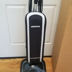 NEW  2022  MODEL ORECK COMMERCIAL VACUUM WITH AMAZING POWER SUCTION  , WORKS EXCELLENT  , IN THE BOX 