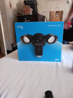 RING FLOODLIGHT CAM  PLUS