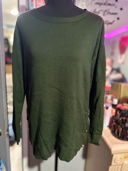 NWT dressbarn button side Sweater-M