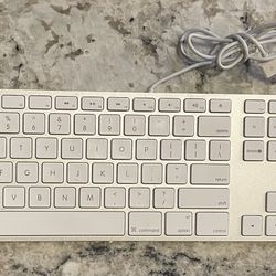 Genuine Apple A1243 Wired Mac Standard USB Keyboard w/ Numeric Keypad White