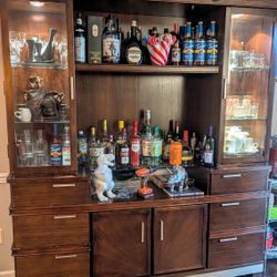 Big, fantastic China Cabinet! Convertible design, with extra parts included