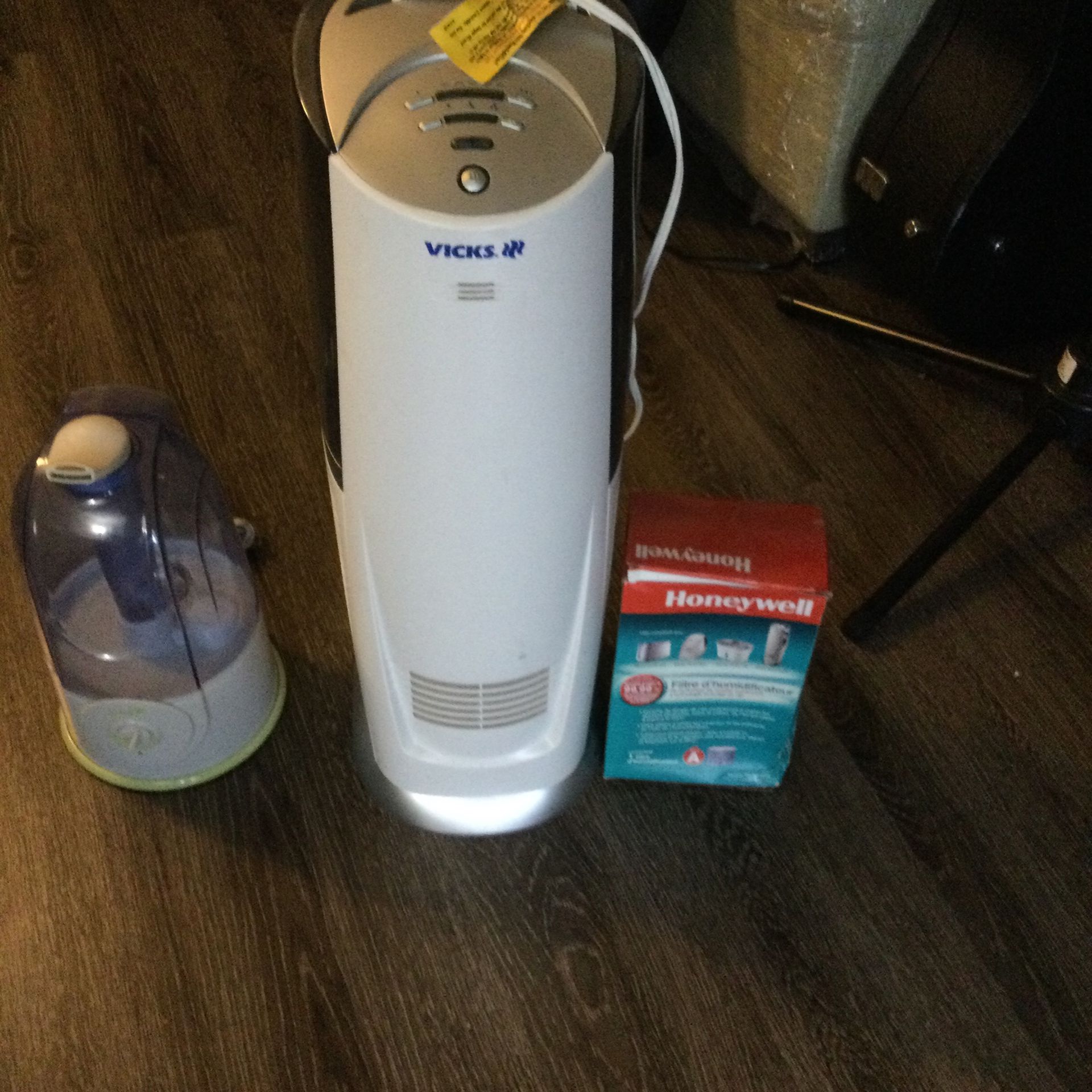 Vicks Dehumidifier With One Brand New Filter To humidifier