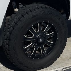 20x9.5x150 Wheels 37/12.50/20 Tires 